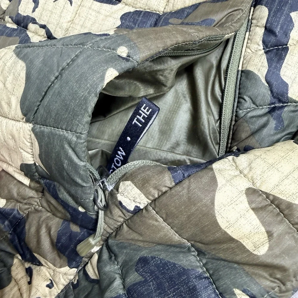 The North Face Mens XL ThermoBall Camo Vest Lightweight Puffer Full Zip